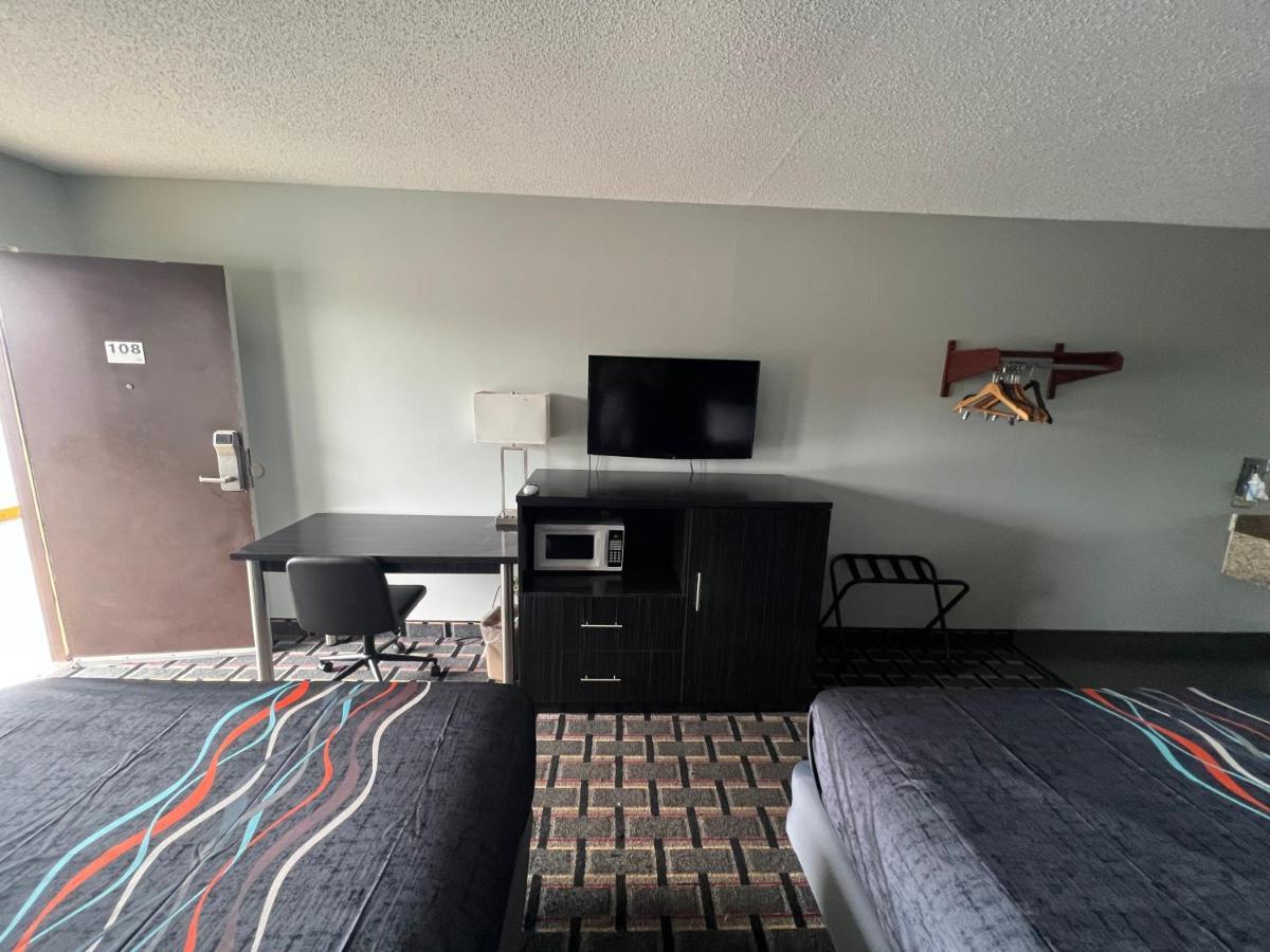 Motel Executive